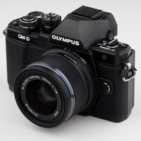Olympus OM-D E-M10 Mark IV Kit 2