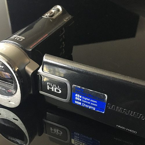 Samsung HMX-F90 Full HD